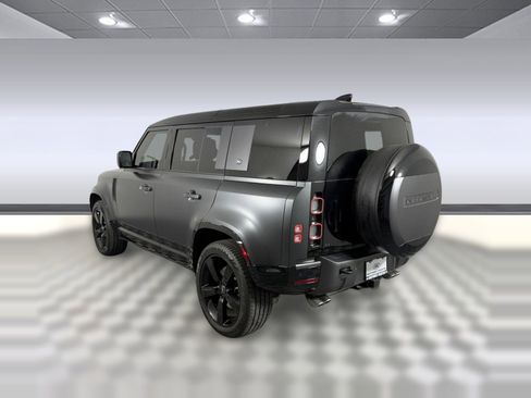 Used 2023 Land Rover Defender 110 Carpathian Edition image 3