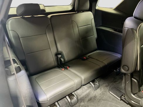 Used 2023 Chevrolet Traverse Premier w/ Redline Edition AWD/4WD image 29
