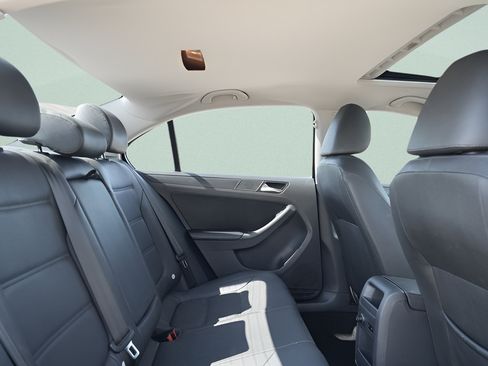 Used 2012 Volkswagen Jetta SE FWD image 14