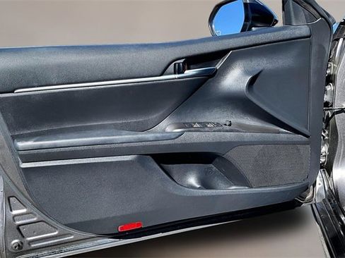 Used 2023 Toyota Camry SE image 17