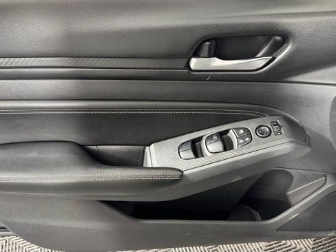 Used 2019 Nissan Altima 2.5 S FWD image 12