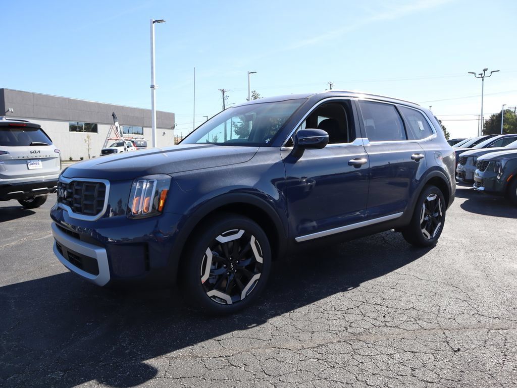 New 2025 Kia Telluride S FWD image 3