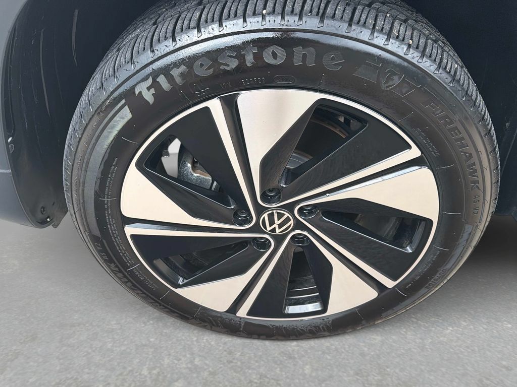 Used 2025 Volkswagen Taos SE AWD/4WD image 12