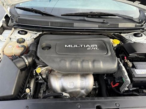 Used 2015 Chrysler 200 Limited w/ Convenience Group image 37