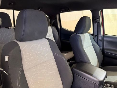 Used 2021 Toyota Tacoma TRD Sport w/ Technology Package RWD image 16