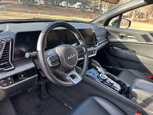 Certified 2024 Kia Sportage X-Line image 9