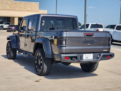Used 2025 Jeep Gladiator Sport AWD/4WD image 4