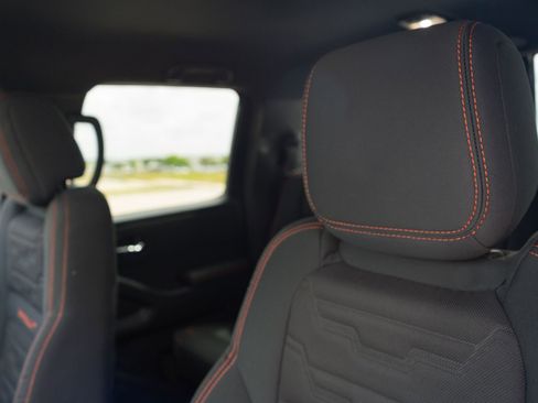 Used 2024 Nissan Frontier Pro-X w/ Pro Convenience Package image 9