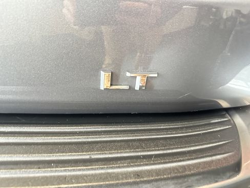 Used 2022 Chevrolet Tahoe LT w/ LT Signature Package image 40