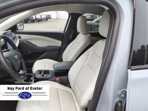 Used 2025 Ford Mustang Mach-E Premium AWD/4WD image 25