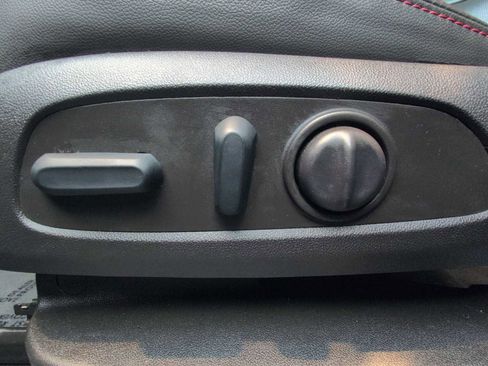 Used 2022 Chevrolet Equinox RS w/ RS Leather Package image 18