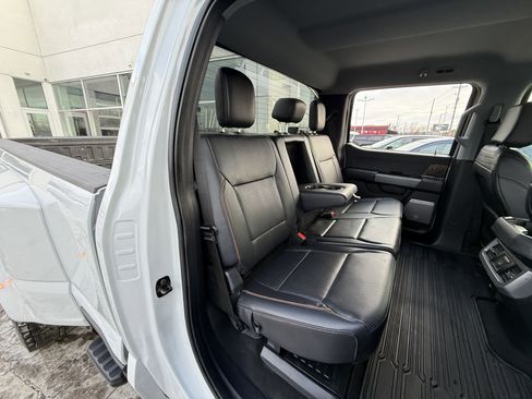 Used 2025 Ford F450 Lariat w/ FX4 Off-Road Package image 27