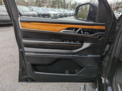 Used 2022 Jeep Grand Wagoneer Series III w/ Rear Seat Video Group 1 image 11