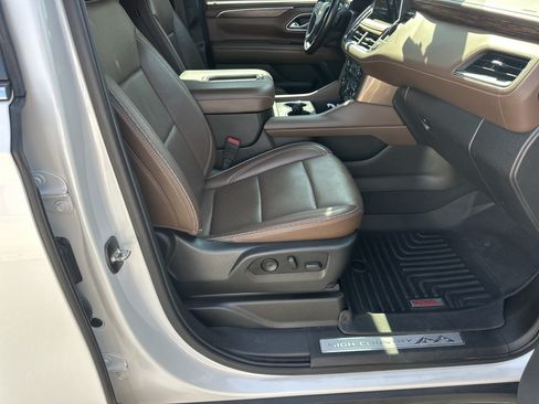 Used 2021 Chevrolet Tahoe High Country w/ Premium Package RWD image 14