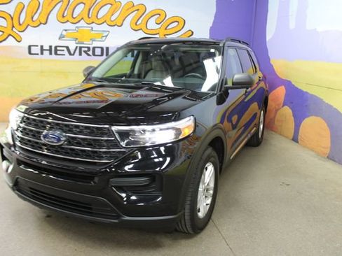 Used 2023 Ford Explorer XLT w/ Class IV Trailer Tow Package AWD/4WD image 7