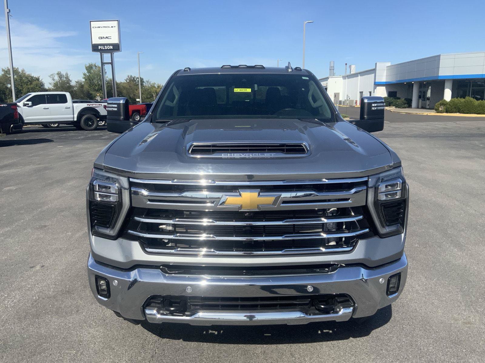 Used 2026 Chevrolet Silverado 3500 LTZ w/ LTZ Plus Package AWD/4WD image 3
