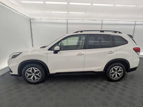 Used 2024 Subaru Forester Premium image 3