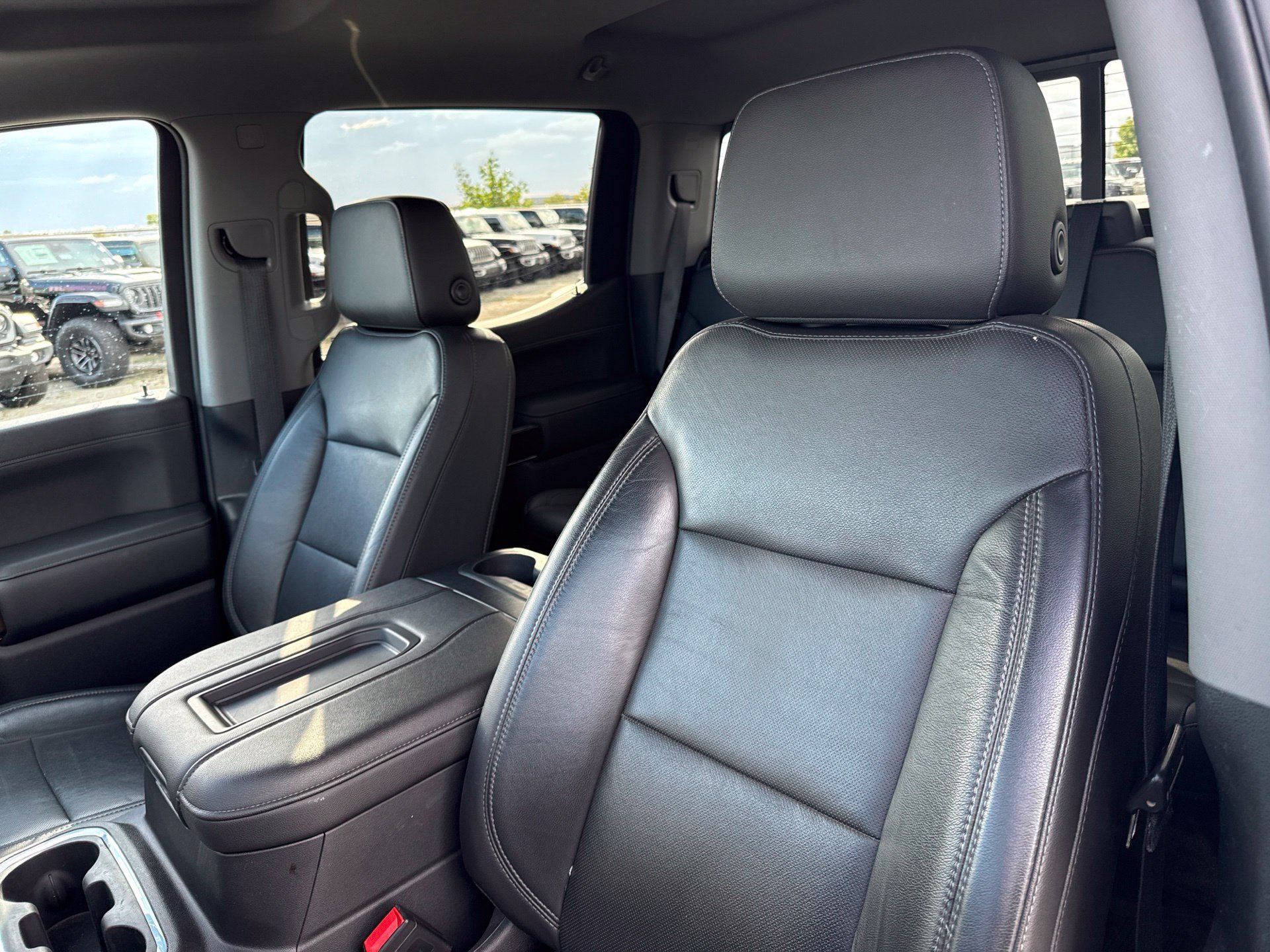 Used 2019 GMC Sierra 1500 SLT w/ SLT Premium Package AWD/4WD image 11