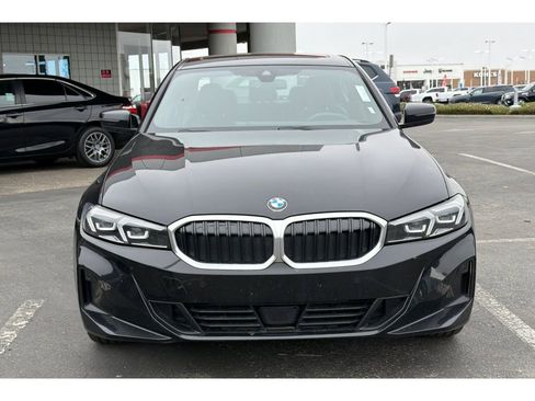 Used 2025 BMW 330i Sedan RWD image 3