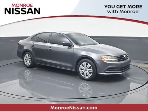 Used 2017 Volkswagen Jetta S image 1
