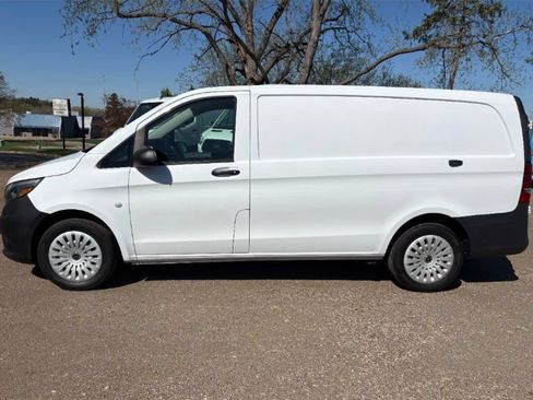Used 2022 Mercedes-Benz Metris image 11
