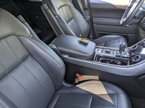 Used 2020 Land Rover Range Rover Sport HSE image 10