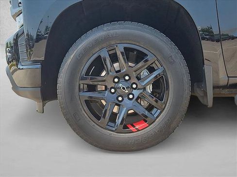 Used 2022 Chevrolet Silverado 1500 RST w/ Redline Edition AWD/4WD image 22