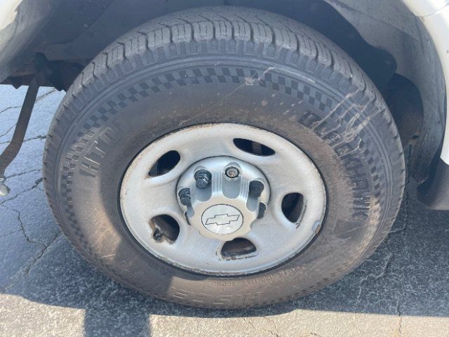 Used 2015 Chevrolet Express 2500 w/ Chrome Appearance Package RWD image 21
