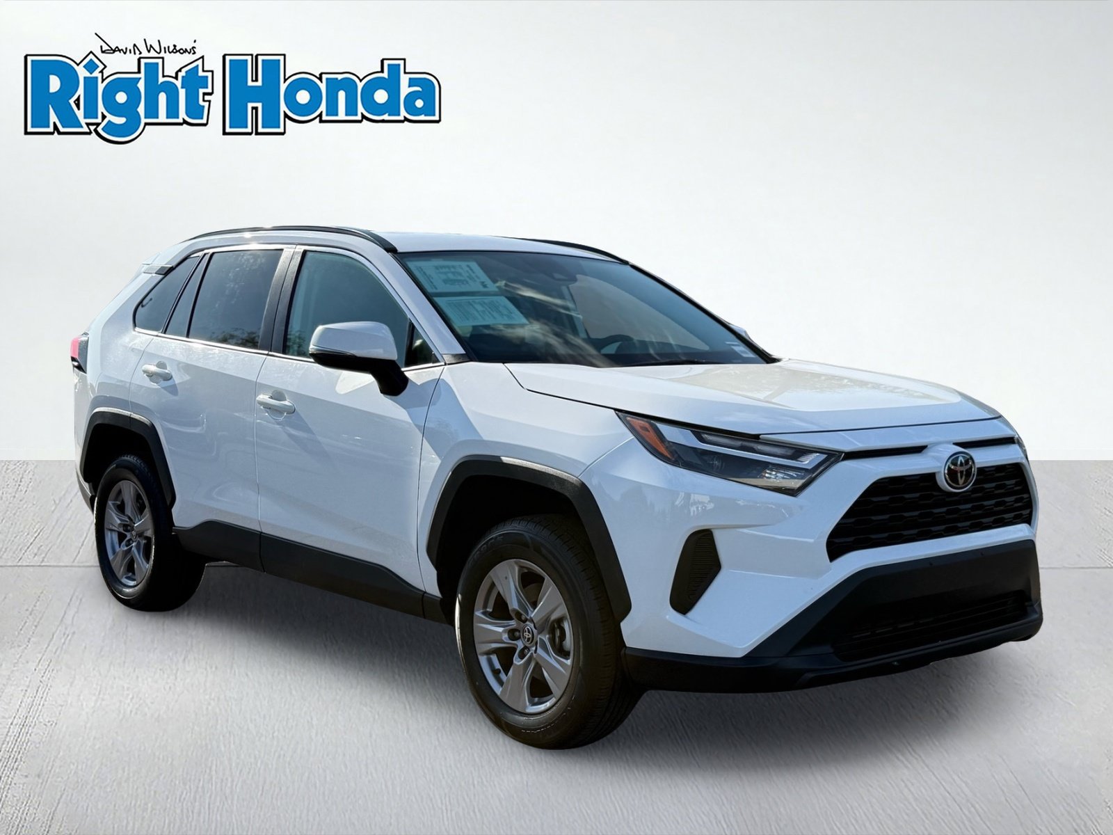 Used 2025 Toyota RAV4 XLE AWD/4WD image 10