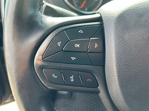 Used 2020 Jeep Cherokee Trailhawk w/ Comfort/Convenience Group AWD/4WD image 14
