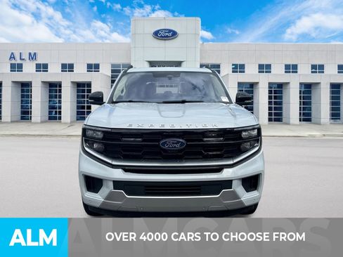 Certified 2025 Ford Expedition Platinum AWD/4WD image 2