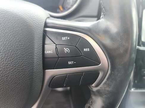 Used 2020 Jeep Grand Cherokee Limited image 25