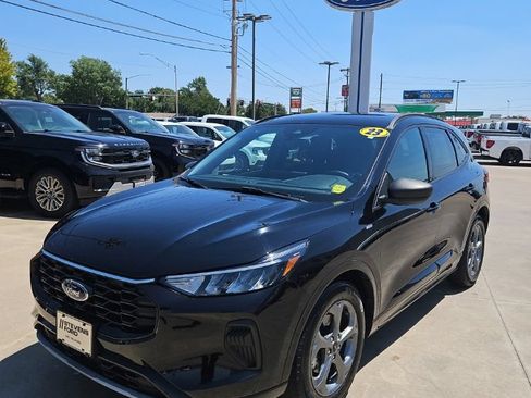 Used 2023 Ford Escape ST-Line w/ Tech Pack #1 FWD image 11