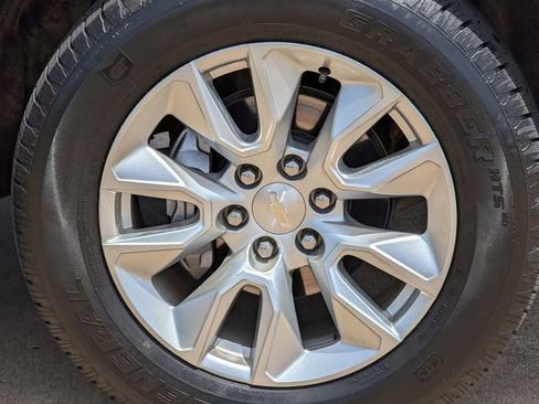 Used 2023 Chevrolet Silverado 1500 Custom RWD image 10