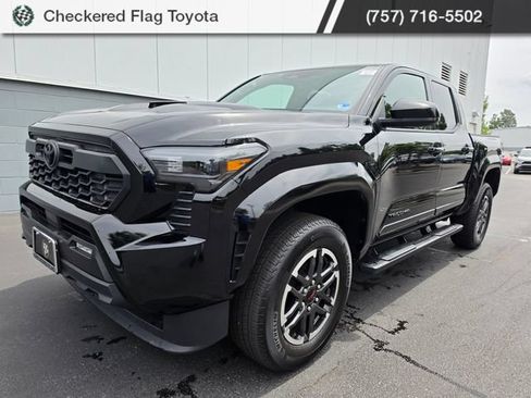 Used 2025 Toyota Tacoma TRD Sport AWD/4WD image 1