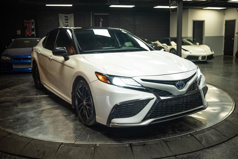 Used 2022 Toyota Camry XSE FWD image 5