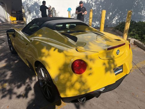 Used 2016 Alfa Romeo 4C Spider image 5