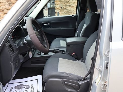 Used 2009 Jeep Liberty Rocky Mountain AWD/4WD image 15