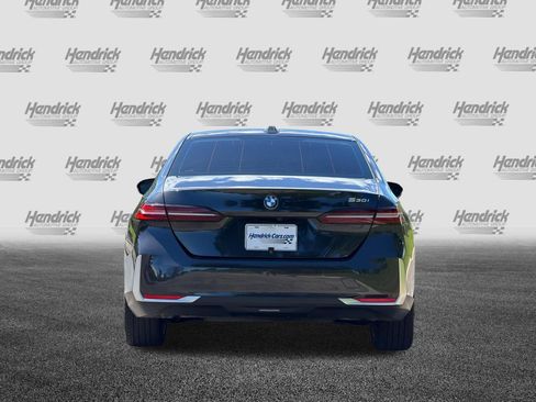 Used 2024 BMW 530i image 6