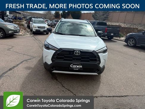 Used 2026 Toyota Corolla Cross LE AWD/4WD image 2
