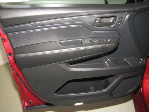 Certified 2023 Honda Odyssey Sport image 11