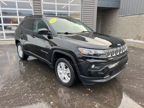 Used 2022 Jeep Compass Latitude w/ Convenience Group image 3