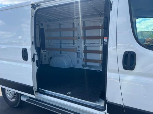 Used 2025 RAM ProMaster 2500 w/ U-Haul Equipment Group FWD image 7