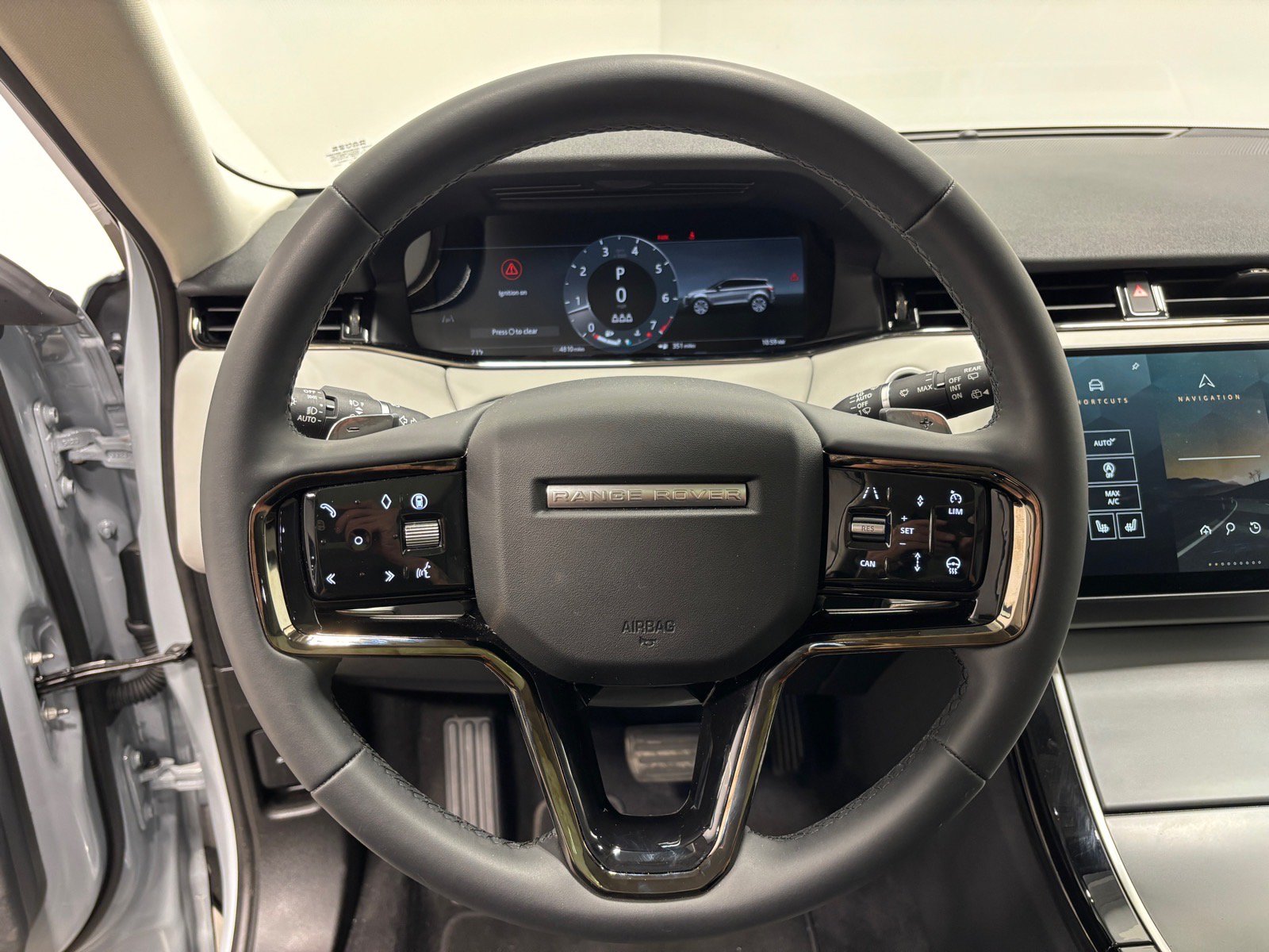 New 2024 Land Rover Range Rover Evoque S AWD/4WD image 18