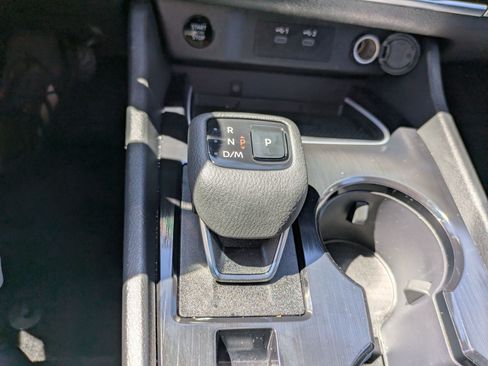 Used 2024 Nissan Rogue SL AWD/4WD image 31