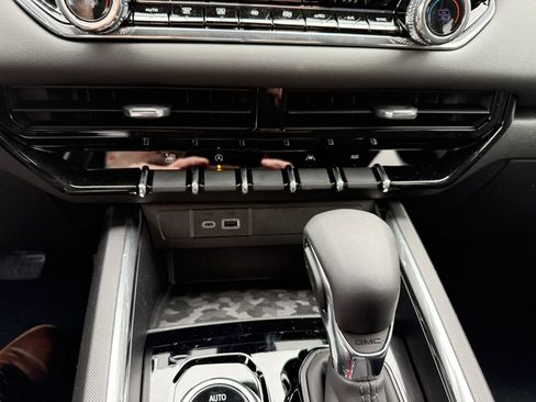 New 2026 GMC Canyon Elevation w/ Convenience Package image 17