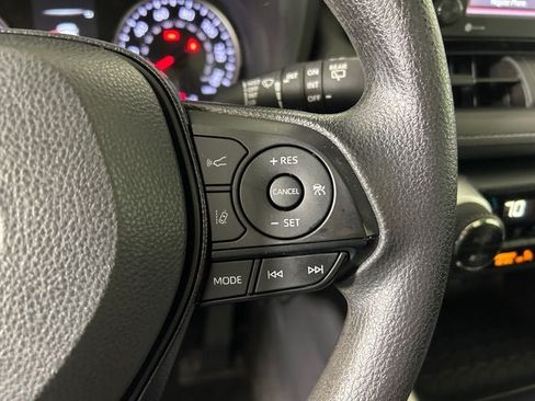 Used 2021 Toyota RAV4 XLE w/ Convenience Package AWD/4WD image 16