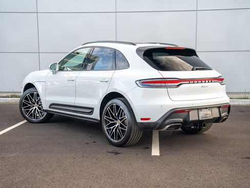 Used 2025 Porsche Macan image 3