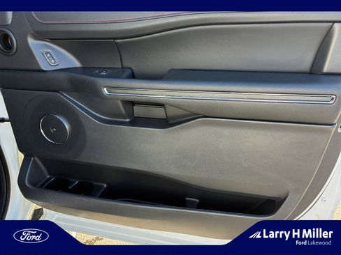 Used 2022 Ford Expedition Max Limited image 16