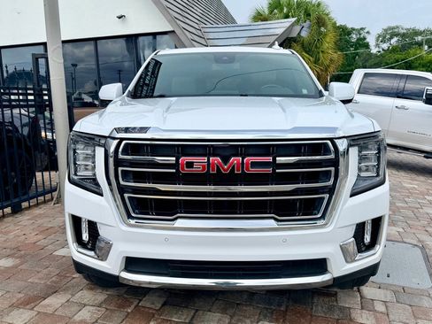 Used 2023 GMC Yukon XL SLT AWD/4WD image 4